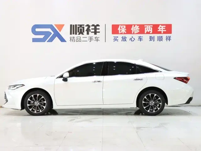Toyota Avalon — Фото автомобиля 6