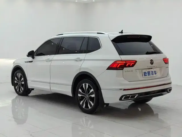 Volkswagen Tiguan L — Фото автомобиля 3