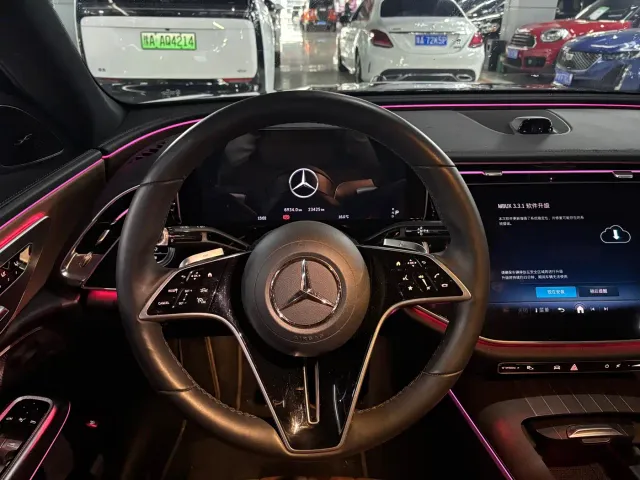 Mercedes-Benz E-Class — Фото автомобиля 7