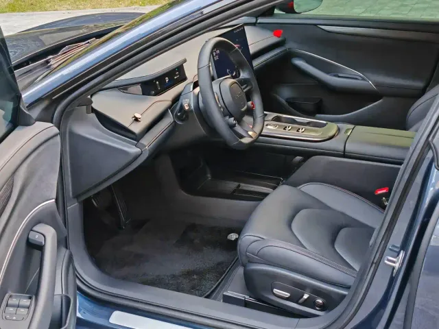 Xiaomi SU7 — Фото автомобиля 5