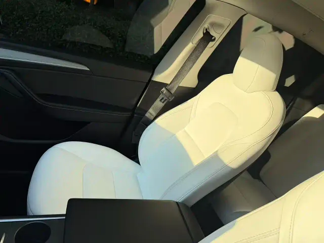 Tesla Model Y — Фото автомобиля 8