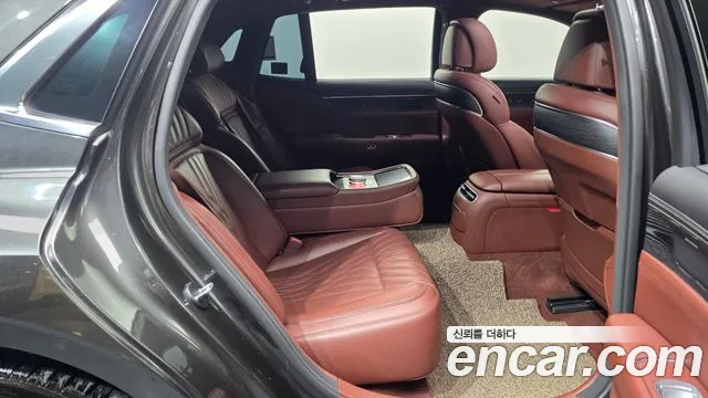 Genesis G90 Бензин 3.5 турбо AWD — Фото автомобиля 12