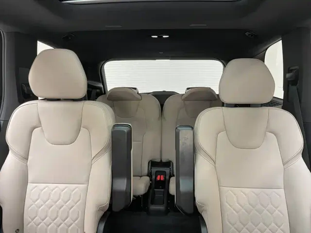 Volvo XC90 — Фото автомобиля 9