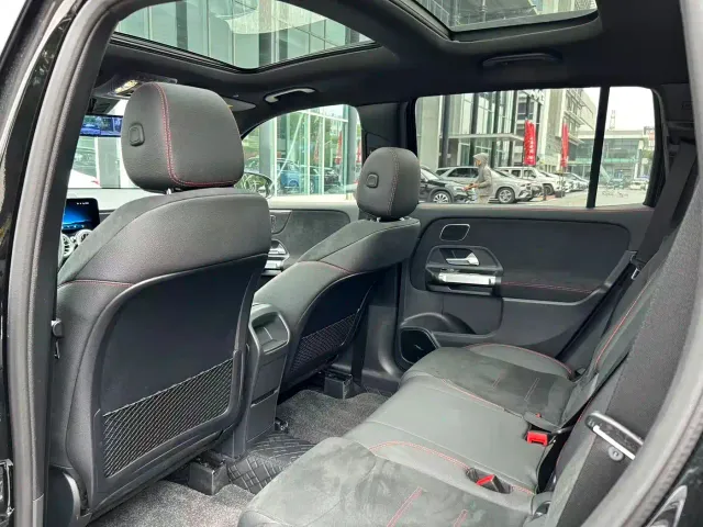 Mercedes-Benz GLB AMG — Фото автомобиля 12