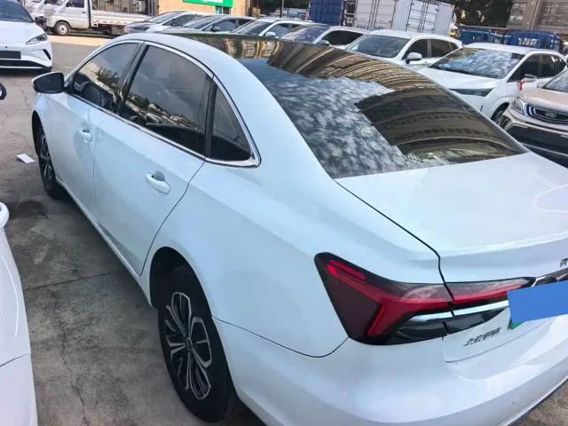 Roewe i6 MAX EV — Фото автомобиля 6
