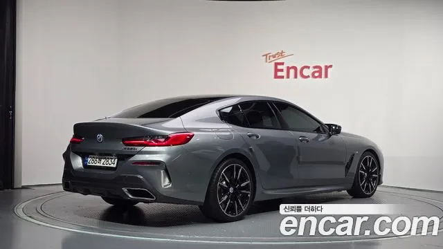 BMW 8 Series G15 — Фото автомобиля 2