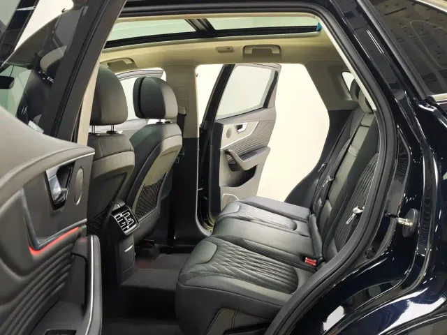 Hongqi HS5 — Фото автомобиля 10