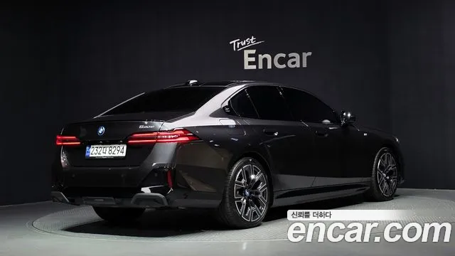 BMW 5 Series G60 — Фото автомобиля 2