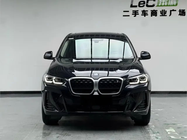 BMW iX3 — Фото автомобиля 2
