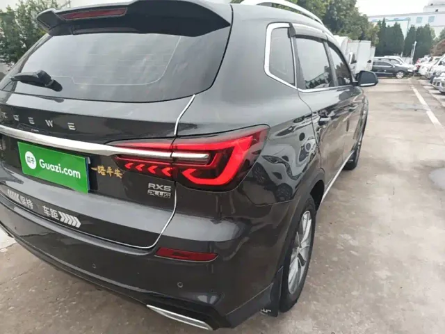 Roewe RX5 — Фото автомобиля 7