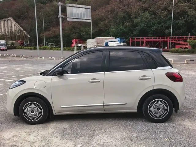 Wuling Bingo — Фото автомобиля 3