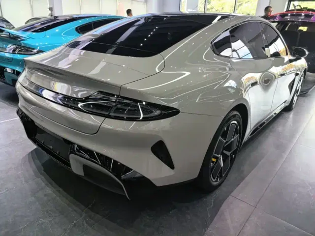 Xiaomi SU7 — Фото автомобиля 6