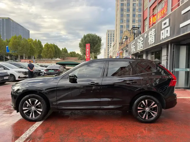 Volvo Volvo XC60 2025 B5 AWD Smart Luxury Edition — Фото автомобиля 3