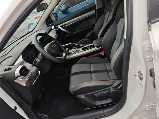 Geely Binyue — Фото автомобиля 10
