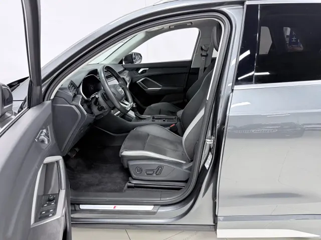 Audi Q3 — Фото автомобиля 10