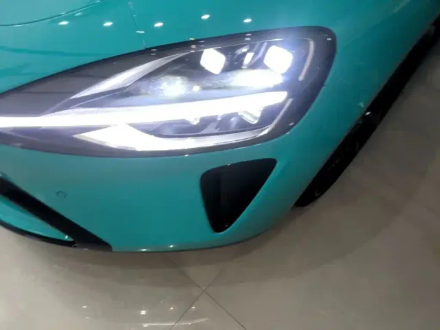Xiaomi SU7 — Фото автомобиля 23