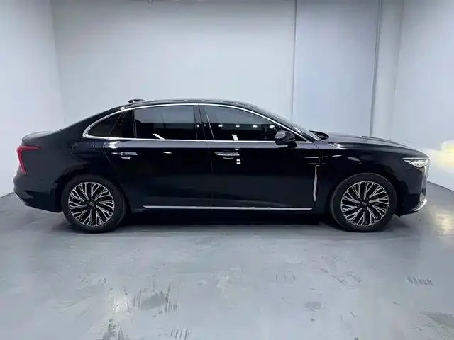 Hongqi H5 — Фото автомобиля 9