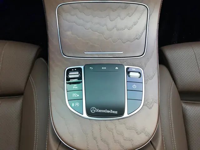 Mercedes-Benz E-Class — Фото автомобиля 12