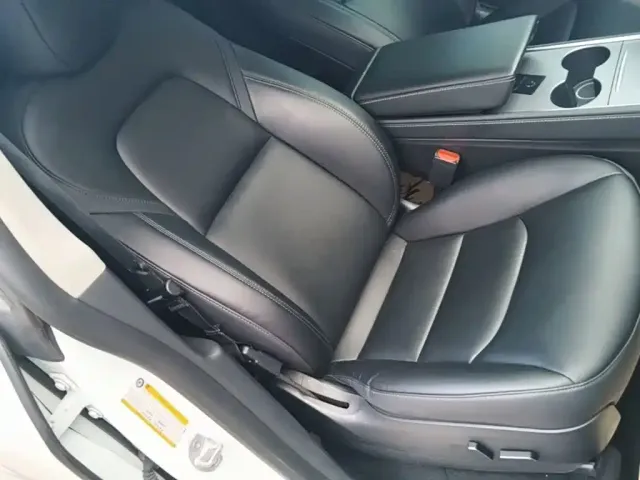 Tesla Model Y — Фото автомобиля 24