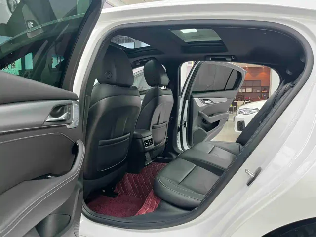 Cadillac CT5 — Фото автомобиля 10