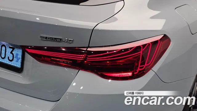 BMW i4 — Фото автомобиля 8