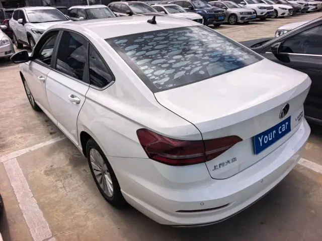Volkswagen Lavida — Фото автомобиля 4