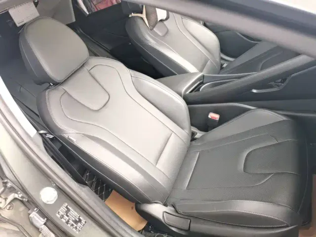 Hyundai Elantra — Фото автомобиля 24