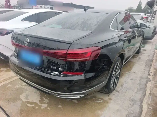 Volkswagen Passat — Фото автомобиля 6