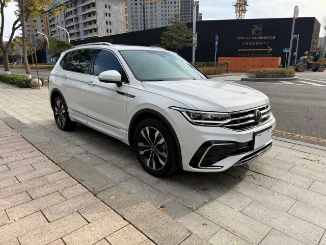 Volkswagen Tiguan L — Фото автомобиля 17