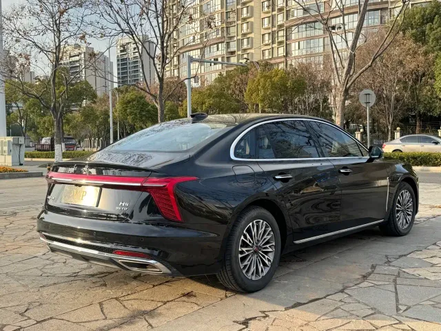 Hongqi H5 — Фото автомобиля 7