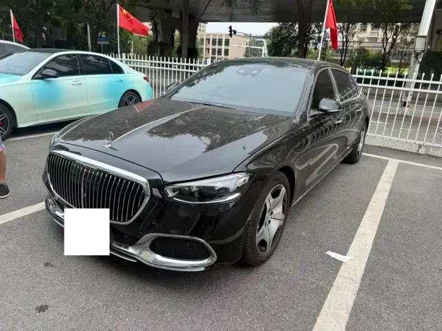 Фотография автомобиля — Mercedes-Benz Maybach S-Class