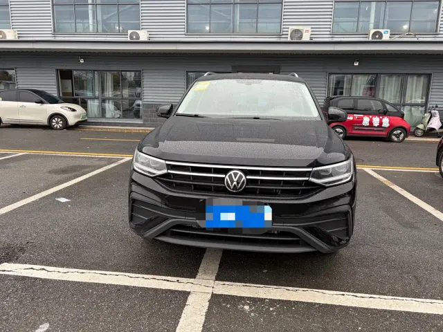 Volkswagen Tiguan L — Фото автомобиля 2