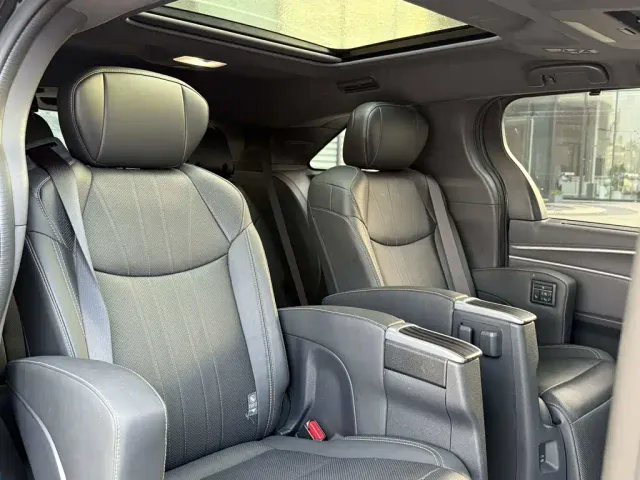 Toyota Sienna — Фото автомобиля 30