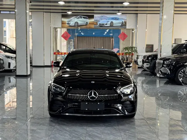 Mercedes-Benz E-Class — Фото автомобиля 2