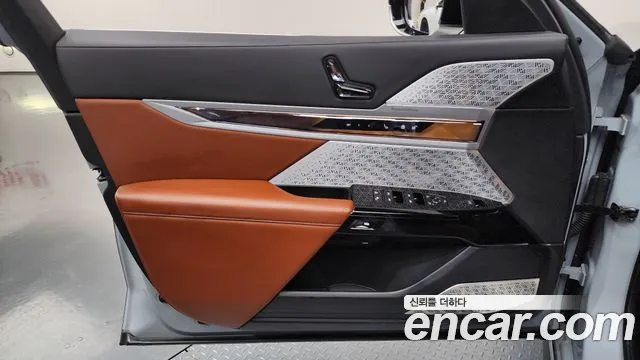 BMW i7 G70 — Фото автомобиля 13