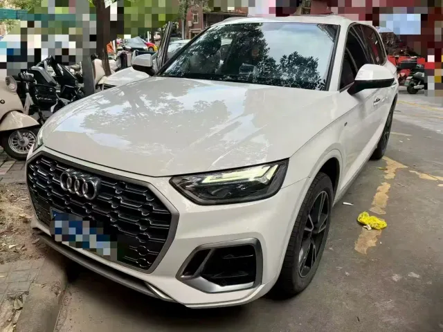 Фотография автомобиля — Audi Q5L