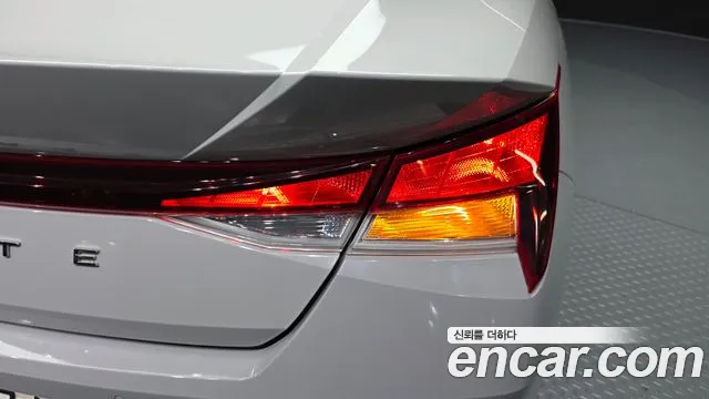 Hyundai AVANTE Smart — Фото автомобиля 19