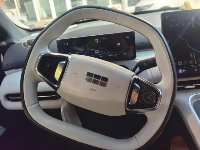 Geely Galaxy Starship 7 EM-i — Фото автомобиля 15
