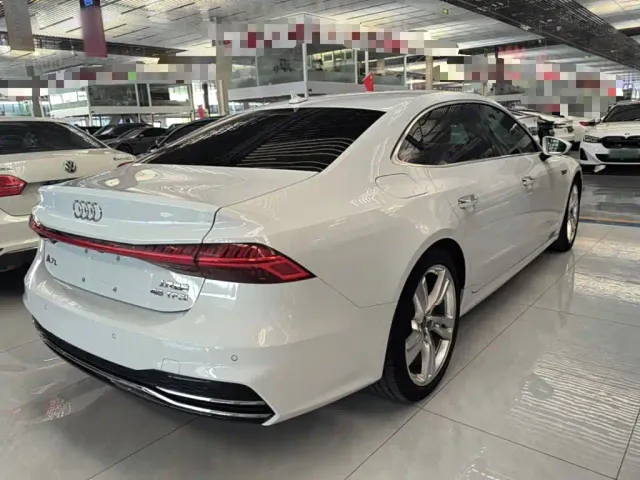 Audi A7L — Фото автомобиля 6