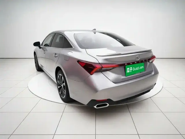 Toyota Avalon — Фото автомобиля 4