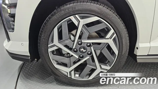 Hyundai Kona Kona (SX2) Бензин 1.6 Turbo 4WD — Фото автомобиля 2