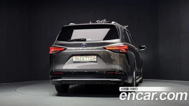 Toyota Sienna Generation 4 — Фото автомобиля 4