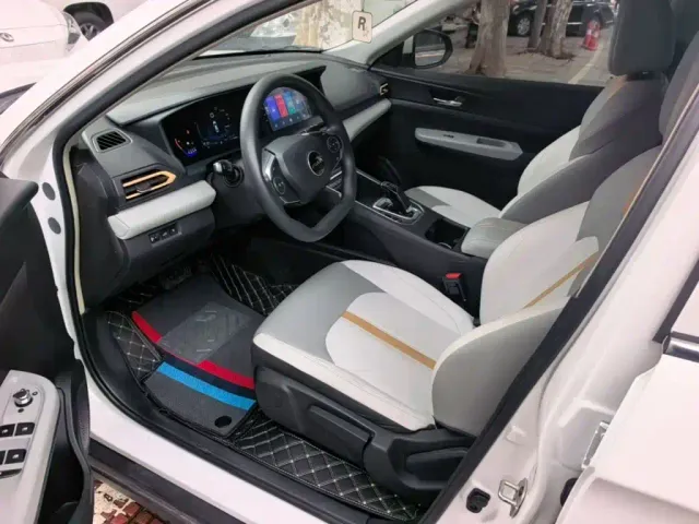 Dongfeng Fengshen E70 — Фото автомобиля 14