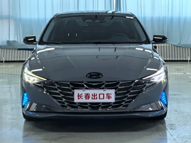 Hyundai Elantra — Фото автомобиля 2