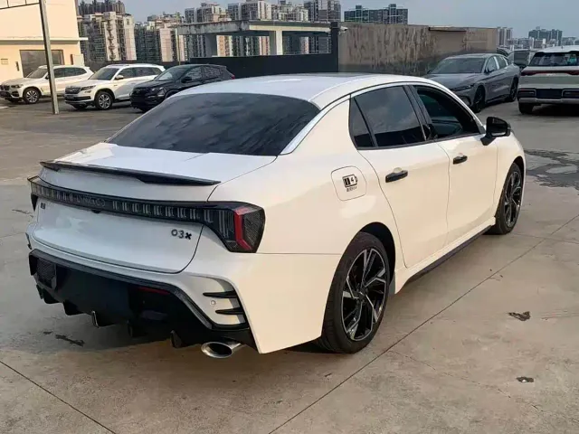 Lynk & Co 03 — Фото автомобиля 19