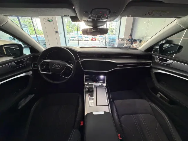 Audi A7L — Фото автомобиля 11