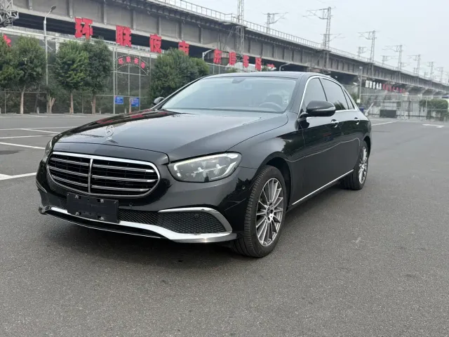 Mercedes-Benz E-Class — Фото автомобиля 8