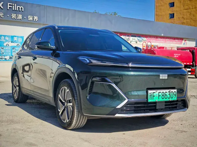Geely Galaxy Starship 7 EM-i — Фото автомобиля 3