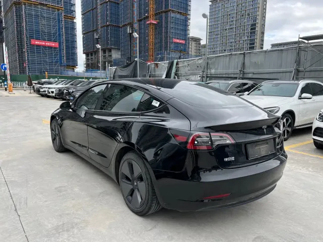 Tesla Model 3 — Фото автомобиля 7