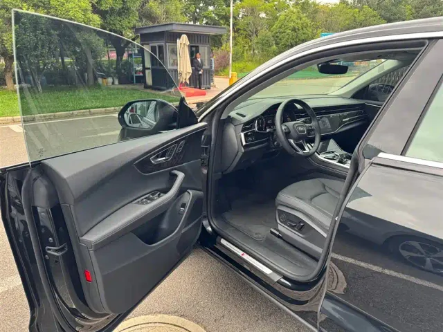 Audi Q8 — Фото автомобиля 15
